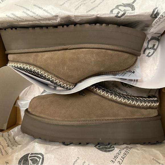 UGG Women’s Tazz in Hickory size 7 - Picture 5 of 8